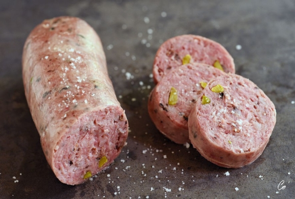 Saucisson à cuire pistaché