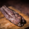 Filet mignon de porc séché aux 5 baies de poivre fait de manière artisanale et familiale